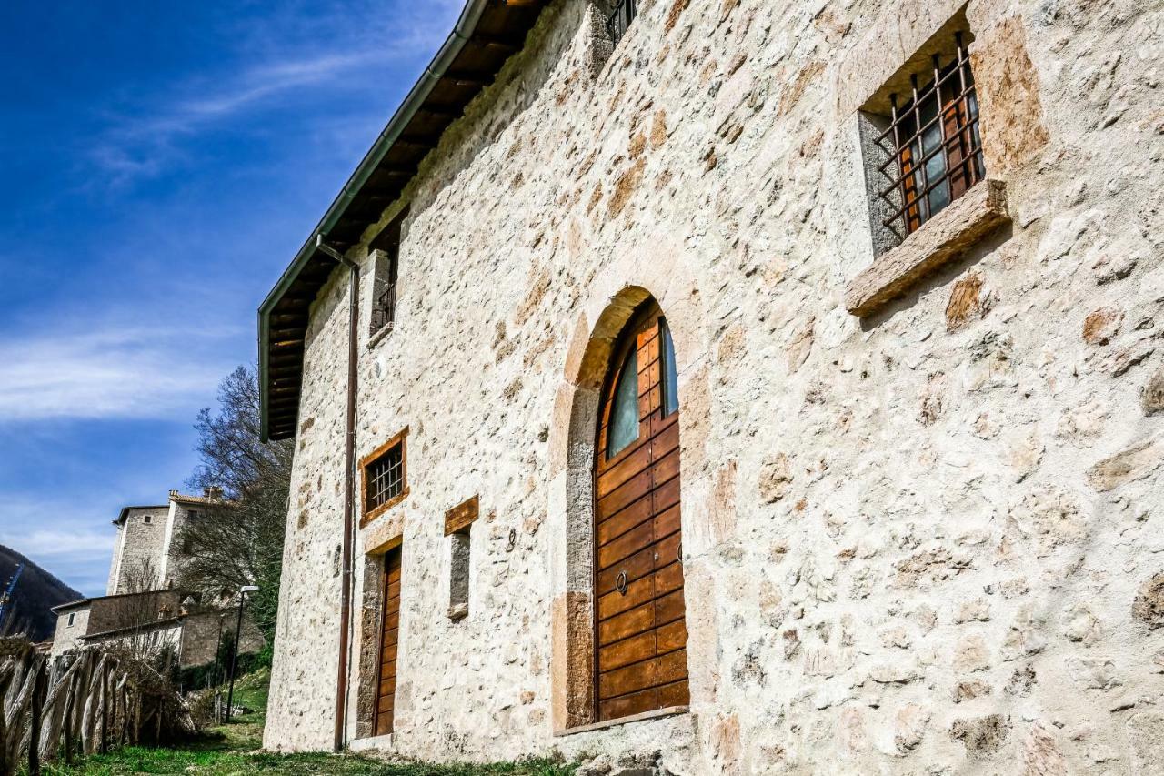 Le Aie Di Postignano Apartment Sellano Exterior photo