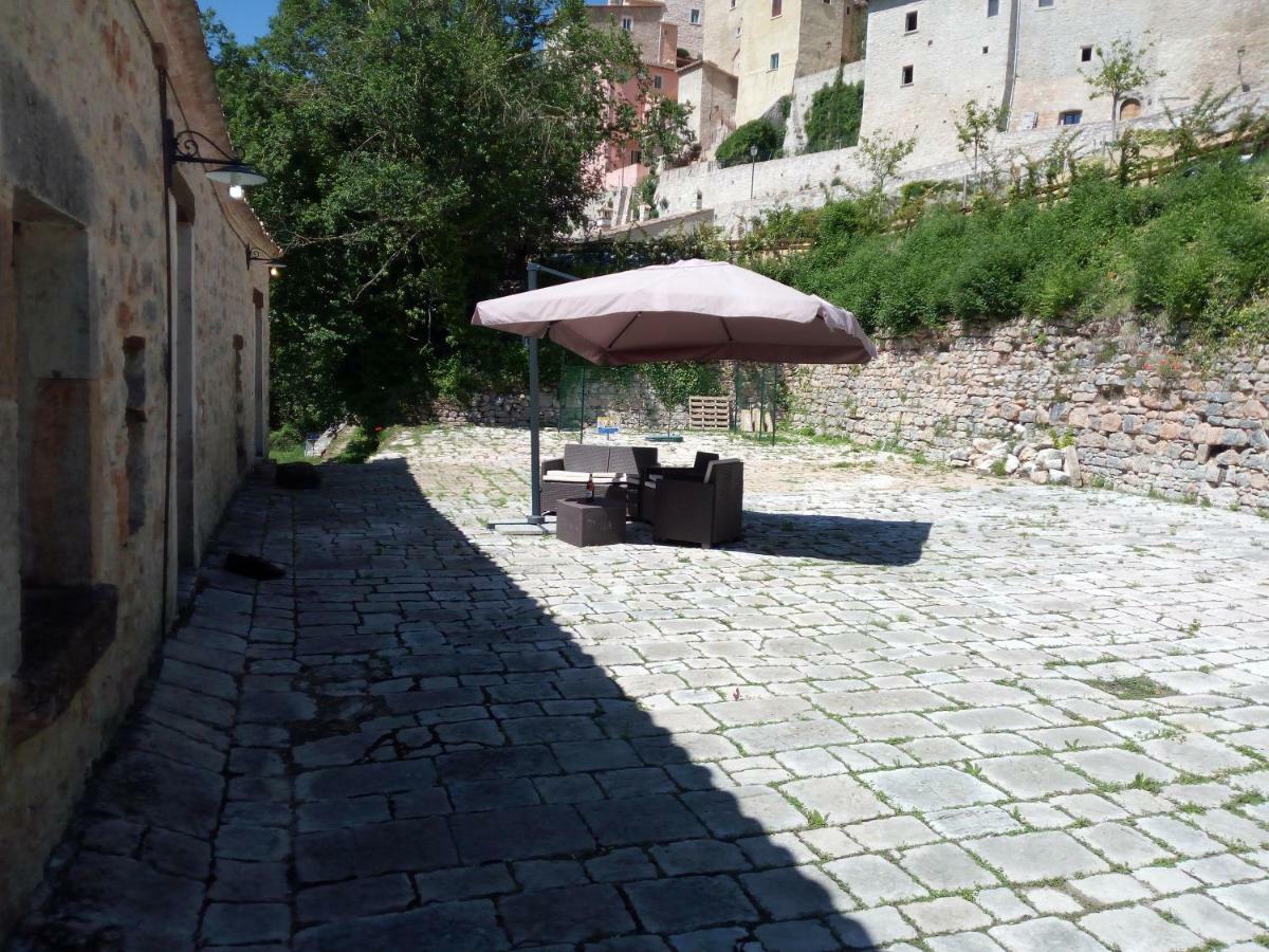 Le Aie Di Postignano Apartment Sellano Exterior photo